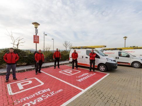 La FAMP reconoce a la tecnológica InnovaSur por sus 15 años acompañando a los municipios andaluces en su transformación digital