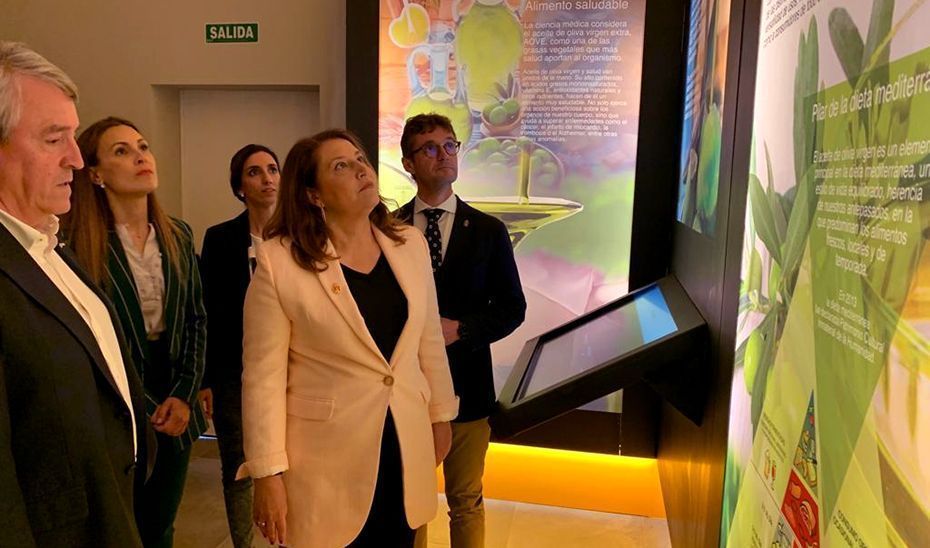 Carmen Crespo apuesta por difundir las bondades del aceite para conquistar mercados