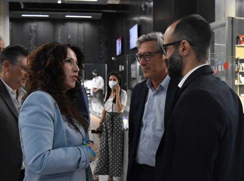 Ruiz aboga por las políticas integrales para la promoción de la población gitana de Andalucía