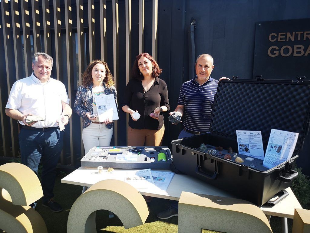 La Fundación Cobre Las Cruces presenta la ‘Maleta de los Minerales’ dirigida a escolares