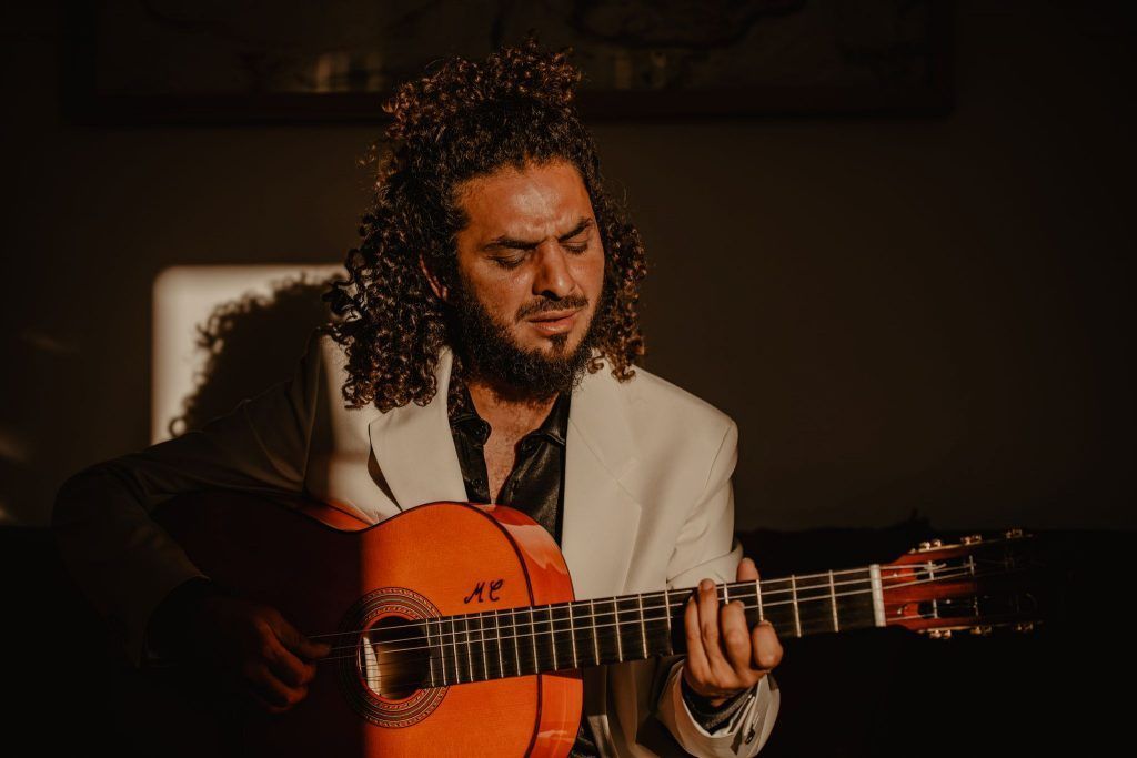 Lin Cortés presenta su nueva canción ‘Feria de Sevilla’