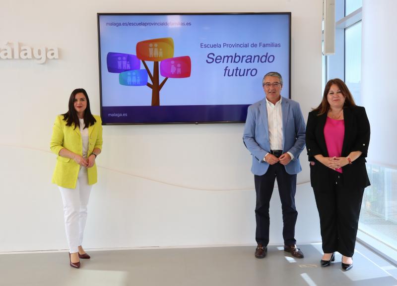 La Diputación de Málaga pone en marcha la Escuela Provincial de Familias con una web informativa y eventos educativos y de orientación
