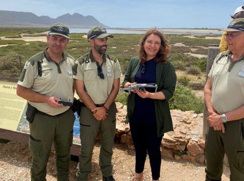 Carmen Crespo destaca la aportación de los drones a las labores de protección y conservación ambiental