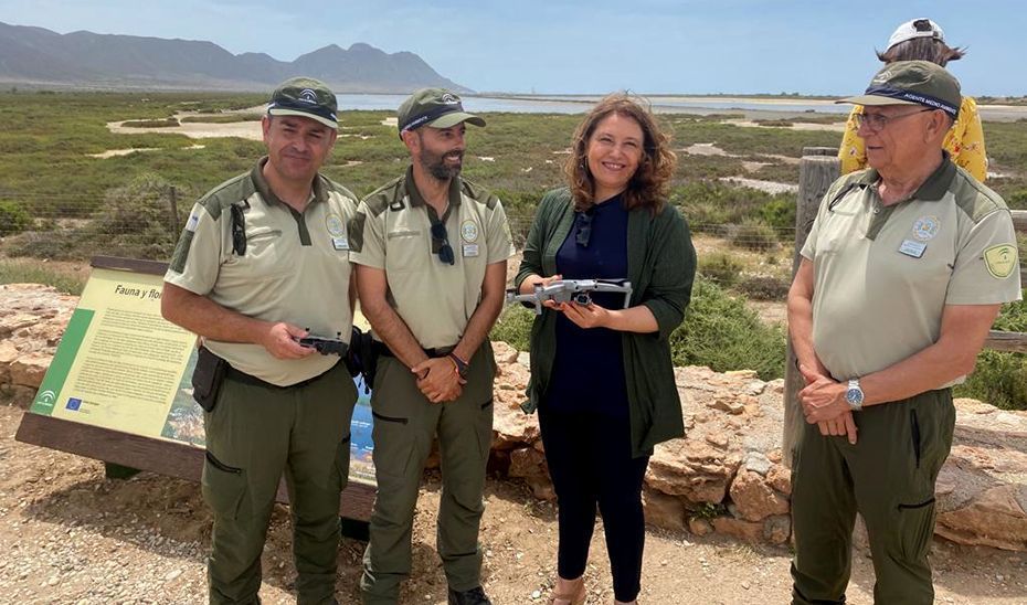 Carmen Crespo destaca la aportación de los drones a las labores de protección y conservación ambiental