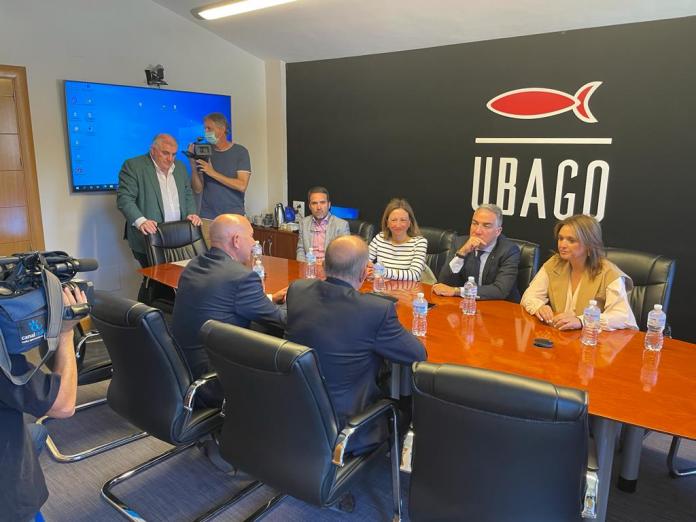 Elías Bendodo visita las instalaciones de Ubago Group como centro de referencia de la FP Dual