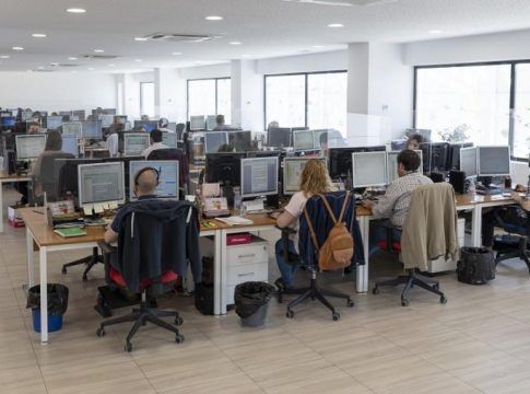 Unieléctrica aumenta un 35% su plantilla plantando cara a la crisis