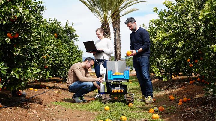 AINIA desarrolla un robot móvil para recolectar y dar un segundo uso a la fruta caída del árbol