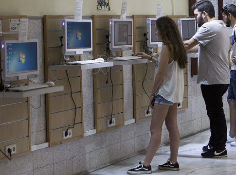 Medicina, Enfermería y Psicología, titulaciones universitarias más solicitadas en Andalucía