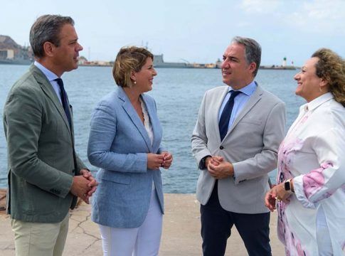 Bendodo apuesta en Murcia por la colaboración para lograr "una estrategia para el futuro: agua para todos"