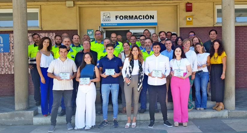 Atlantic Copper celebra la graduación de los alumnos de FP Dual de las ramas de mecatrónica y de logística y transporte