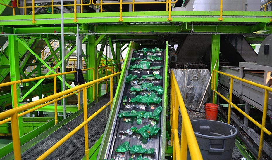 La UAP agilizará en Níjar una planta de producción de combustible a partir de residuos de invernadero