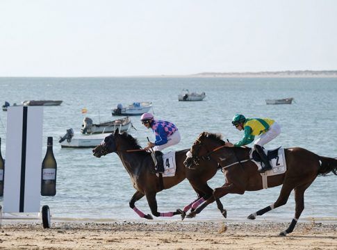 Arturo Bernal ve las Carreras de Caballos de Sanlúcar como una muestra de la plural oferta de Andalucía