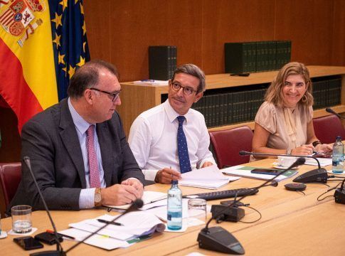 Andalucía pide al Gobierno central consensuar con las CCAA las medidas de ahorro y eficiencia energética