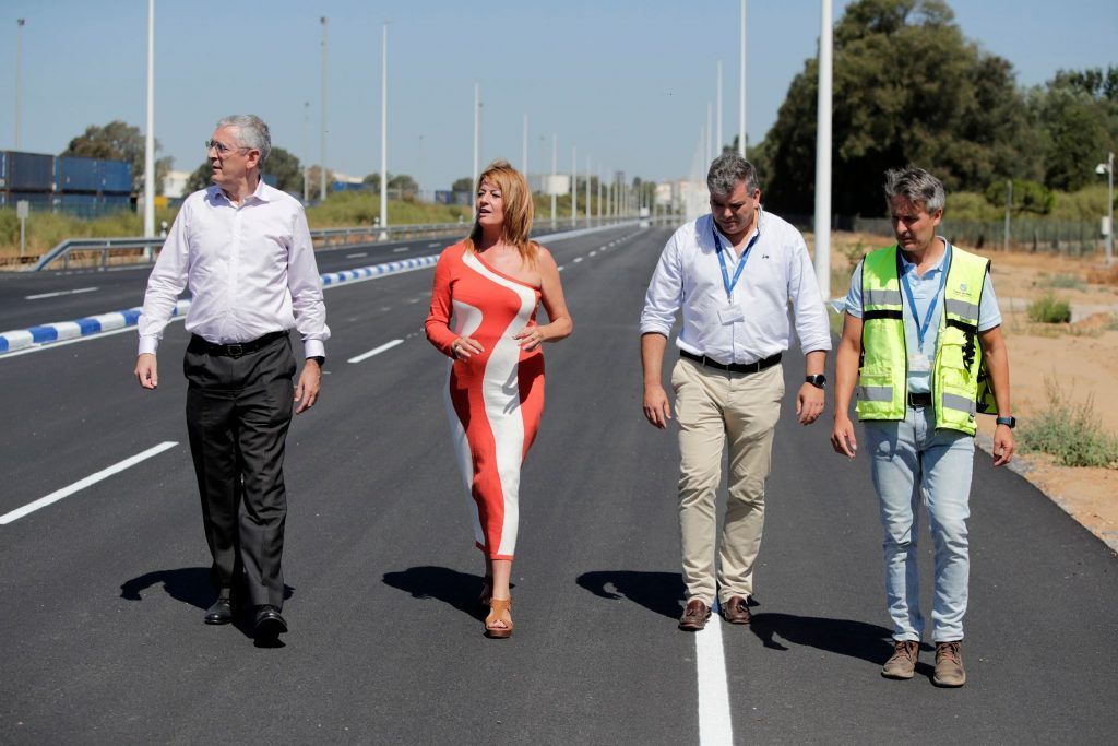 El Puerto de Huelva invierte más de siete millones de euros en obras de adecuación y desdoble de la carretera de acceso al Muelle Sur