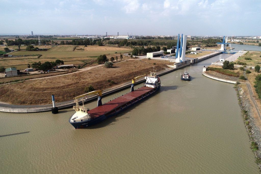 El Puerto de Sevilla licita la instalación de cañones nebulizadores en los muelles y adjudica la redacción de un proyecto de integración acústica en la dársena del Cuarto