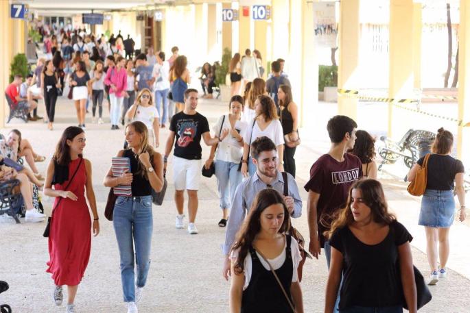 Más de la mitad de los universitarios andaluces trabaja al año de finalizar los estudios