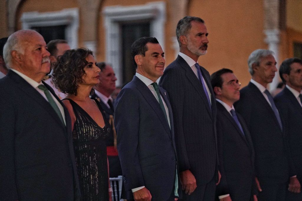 Moreno: "Andalucía quiere seguir abriendo caminos y poner en marcha la maquinaria de la superación y la prosperidad para avanzar por una sociedad mejor”
