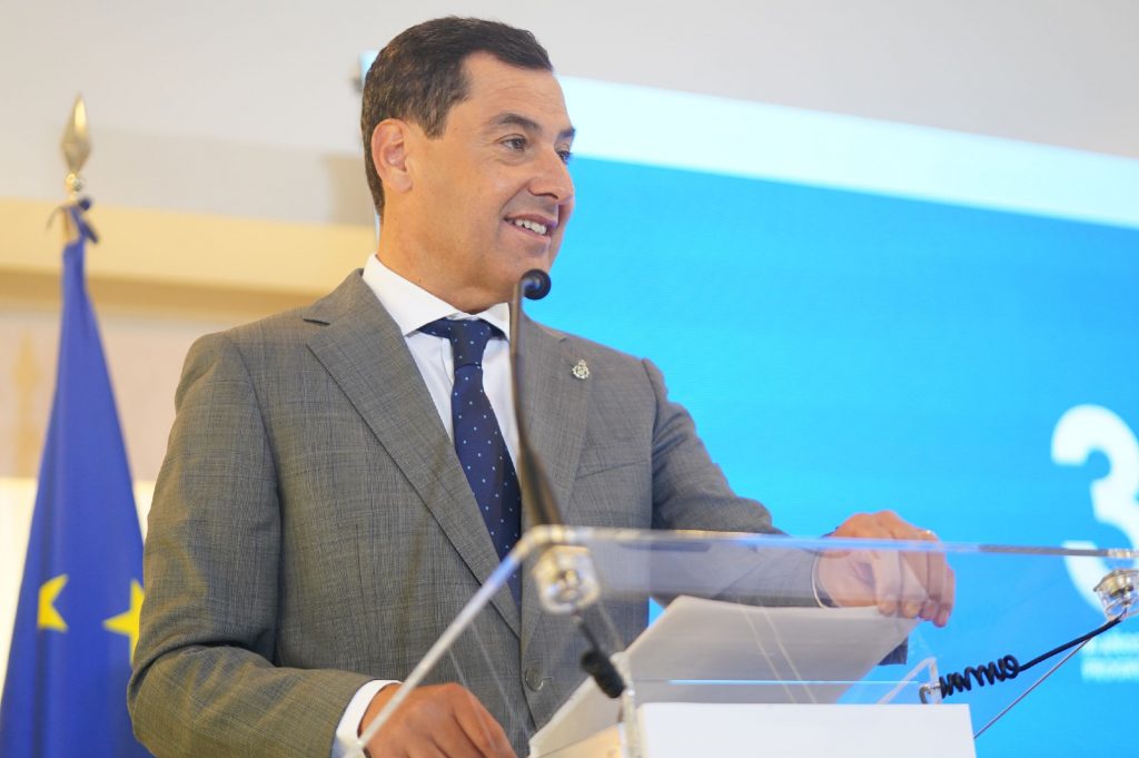 Moreno se marca como objetivo que la industria de Andalucía logre su récord de valor añadido: 20.000 millones de euros