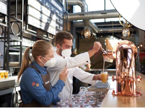 Fundación Cruzcampo continúa promoviendo el empleo juvenil con más becas de formación en hostelería