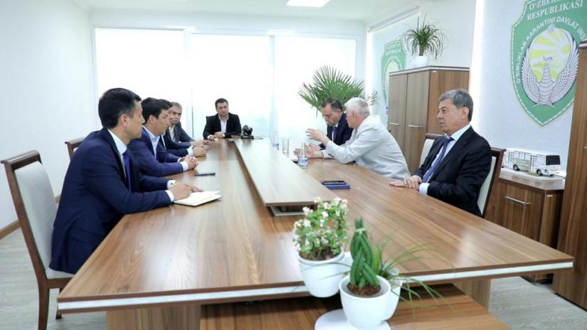 Uzbekistán firma un acuerdo con la empresa española Kimitec para transformar la agricultura del país