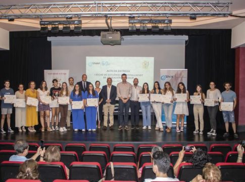 Un total de 16 jóvenes de Estepa, becados por Calgovsa con una ayuda al estudio de 1.000 euros