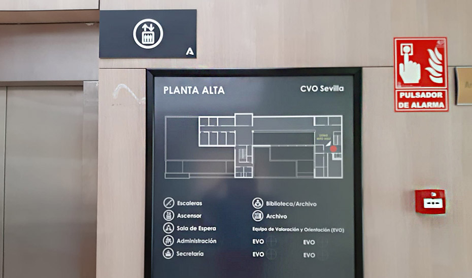 La Junta instala señalización accesible en centros de valoración para personas con discapacidad