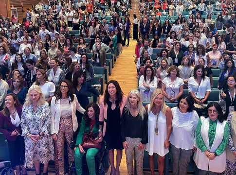 La Junta anima a familias y profesorado a ir de la mano para que "niñas y niños crezcan sin límites"