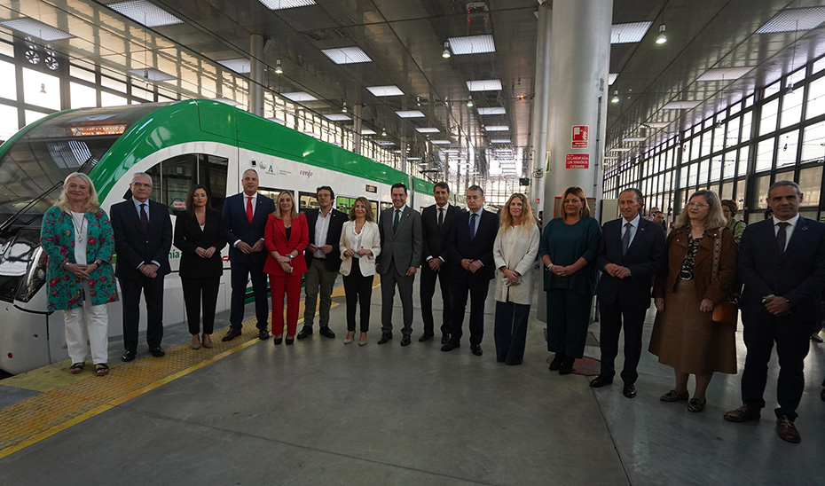 Moreno inaugura el Trambahía que, tras dieciséis años de espera, mejorará la movilidad sostenible en el área metropolitana de la Bahía de Cádiz