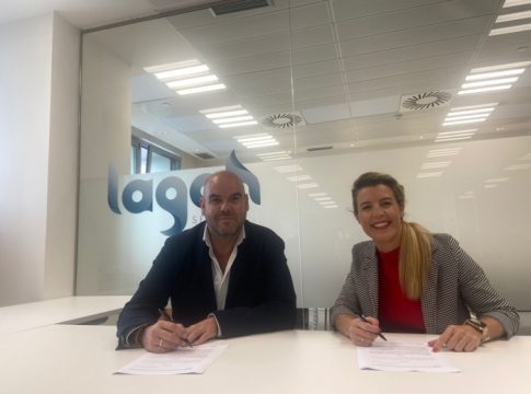 Lagoh firman un acuerdo de colaboración con la Asociación Madre Coraje para ayuda humanitaria en África y Latinoamérica