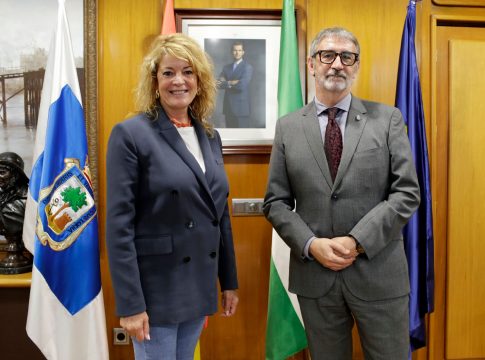 El Puerto de Huelva y la Universidad de Cádiz impulsan la formación en logística e intermodalidad