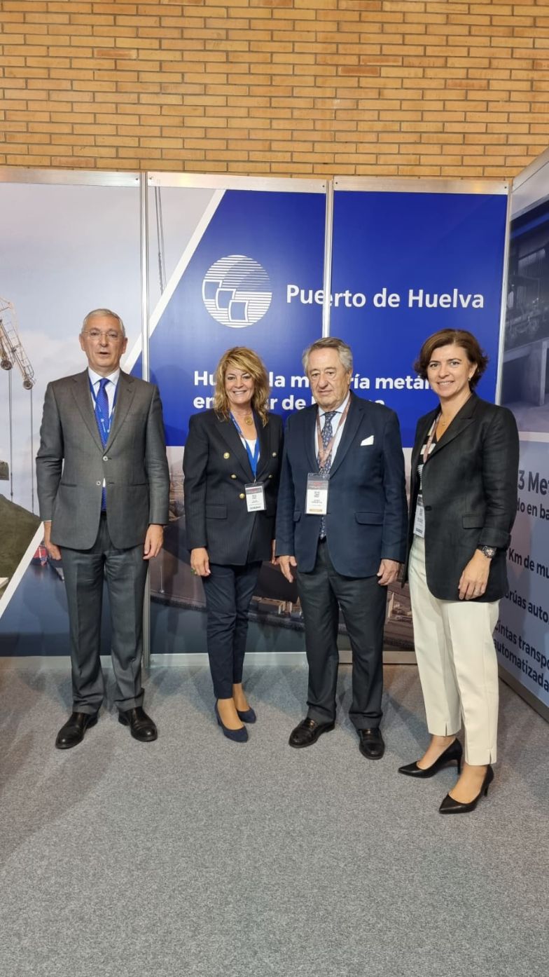 <a><strong>El Puerto de Huelva se promociona como referente en graneles sólidos en el Salón Internacional de la Minería en Sevilla</strong></a>