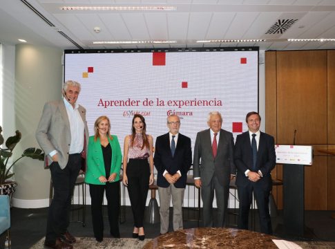Fernando Romay, la Cámara de Comercio de Sevilla y 65YMÁS, unidos en la campaña ‘Aprender de la Experiencia’