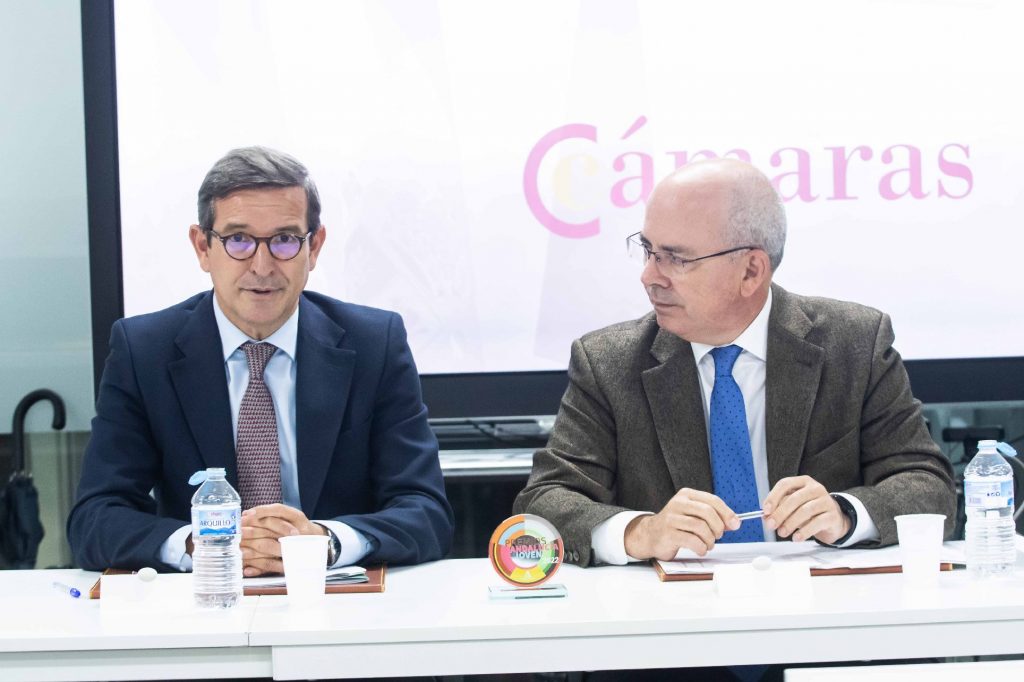 <strong>Cámaras de Comercio y Junta estudiarán vías para impulsar su colaboración en proyectos industriales y energéticos</strong>