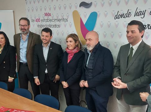 Empleo respalda al comercio con 11,7 millones para asociaciones, empresas y ayuntamientos