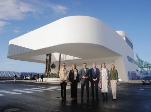 <strong>El Puerto de Huelva reforzará su posicionamiento con las Islas Canarias tras inaugurar hoy una terminal de pasajeros y servicios portuarios en el Muelle Sur</strong>