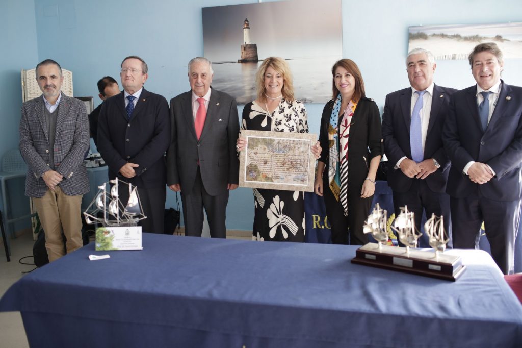 <strong>El Real Club Marítimo de Huelva nombra socia de honor a la presidenta del Puerto de Huelva </strong>