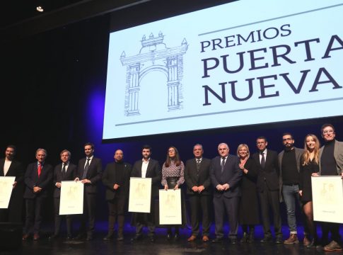 La Diputación acoge la gala de los VII Premios Puerta Nueva que reconocen la labor de apoyo al sector vinícola de la provincia