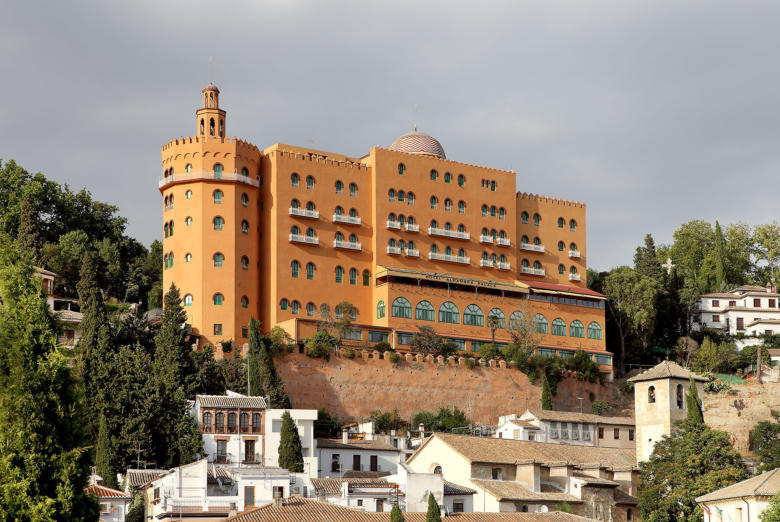 El hotel Alhambra Palace da la bienvenida a 2023 cumpliendo 113 años