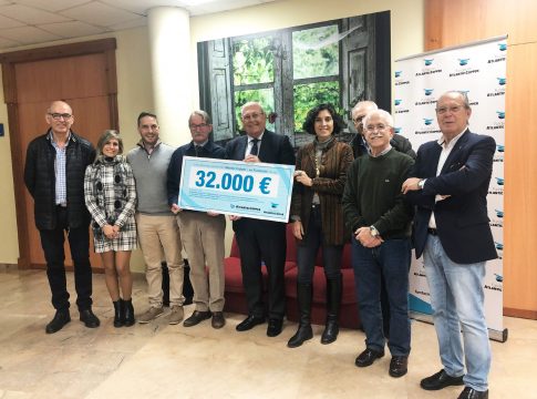 La Fundación Atlantic Copper entrega un cheque solidario de  32.000 euro a ocho ONGs onubenses