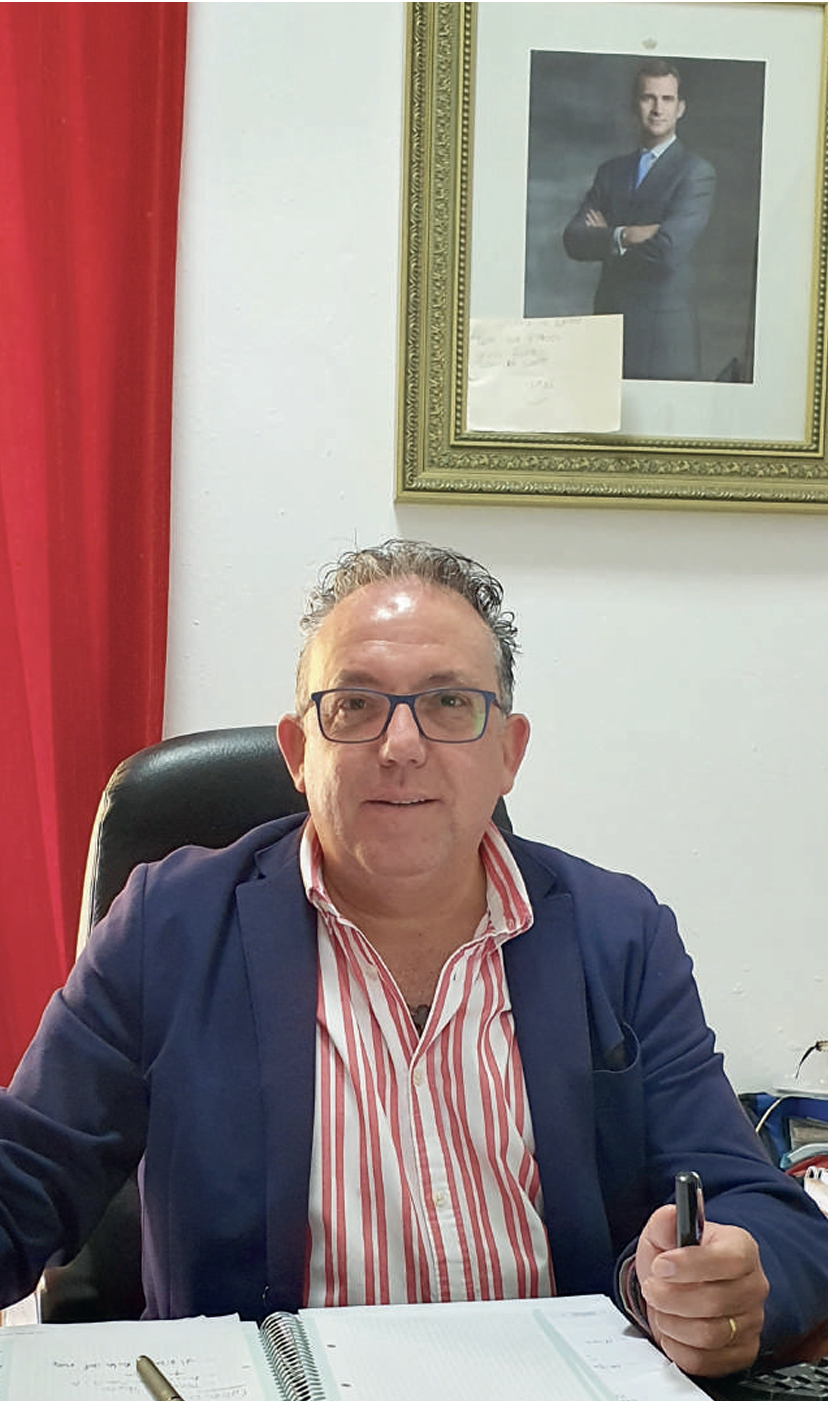 Pedro Godino: “La Navidad<br>es una temporada de mucha actividad comercial en Gaucín”