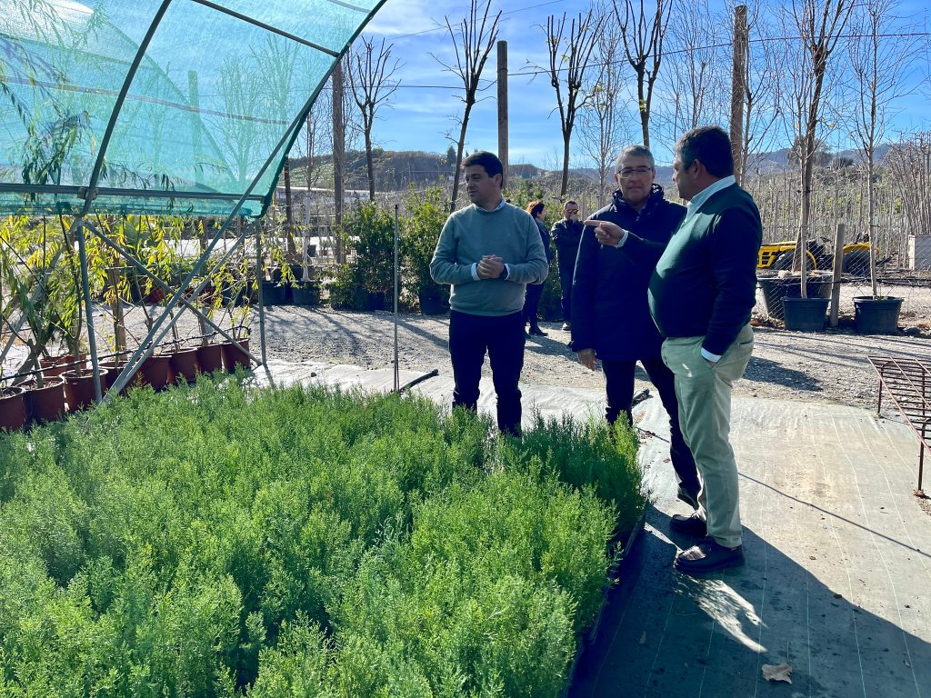 La Diputación prepara la plantación de 42.000 árboles y arbustos para la reforestación del entorno del pantano de La Viñuela