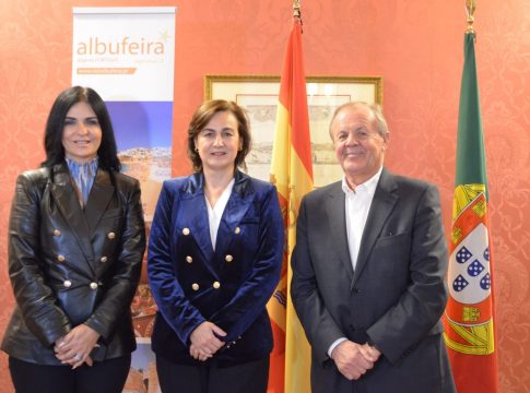 <strong>Albufeira presenta en Sevilla su oferta turística para 2023</strong>
