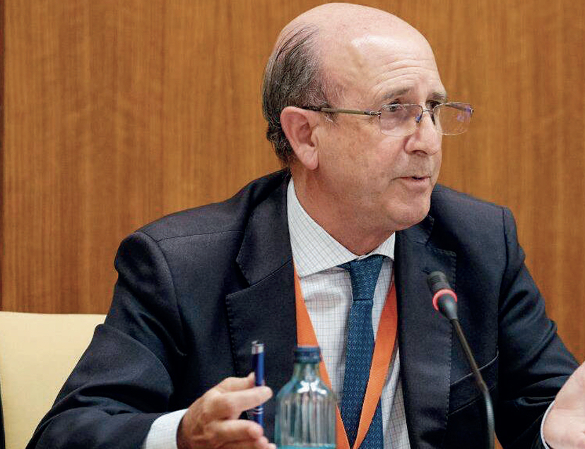 Rafael Caamaño: “¿Educación de segundo nivel?”