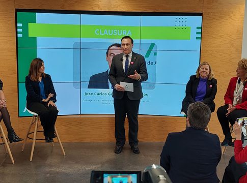 La Junta impulsa la creación de más de 20.200 empresas promovidas por 22.700 mujeres