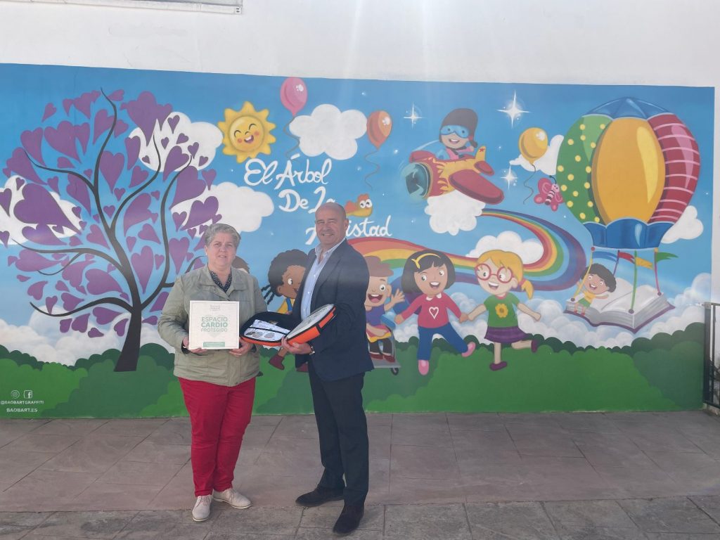 <strong>El colegio público Santa Teresa, nuevo espacio cardioprotegido de Estepa</strong>