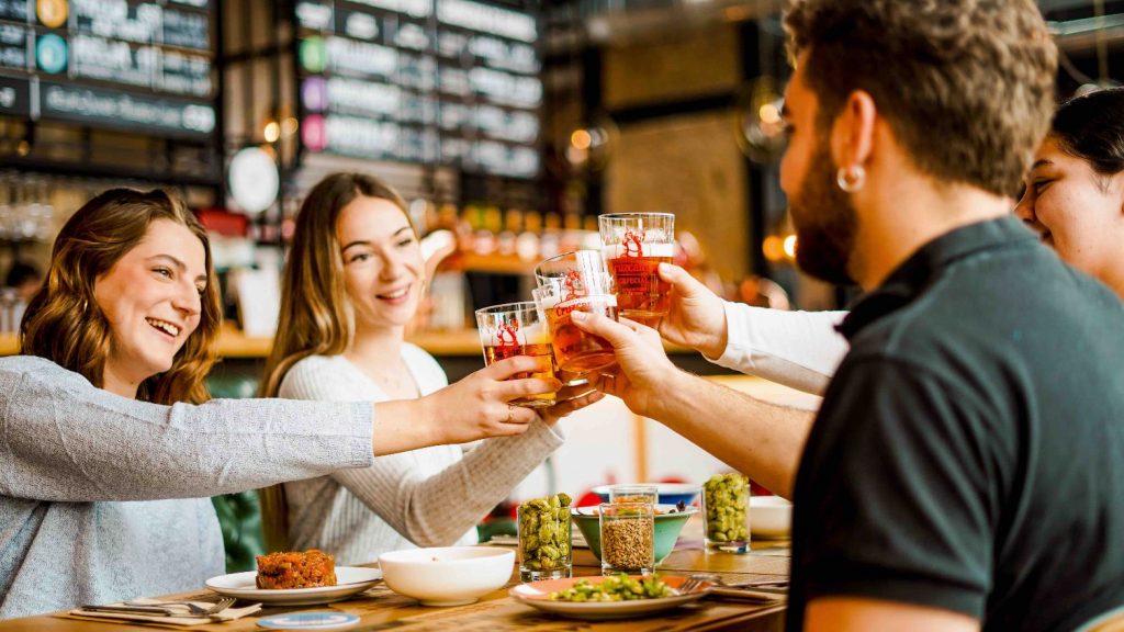 La primavera llega a Factoría Cruzcampo con música, nuevas experiencias y la apertura de su terraza