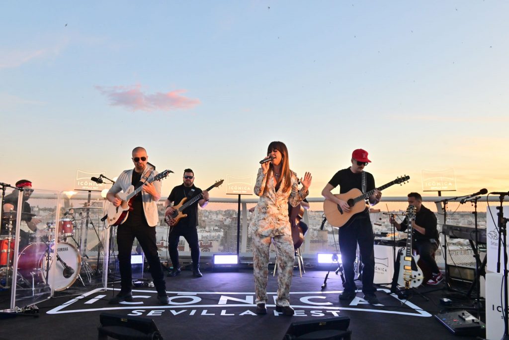 El concierto exclusivo de Vanesa Martín en las Setas de Sevilla podrá disfrutarse mañana martes, en streaming, en la web de ICÓNICA Sevilla Fest  