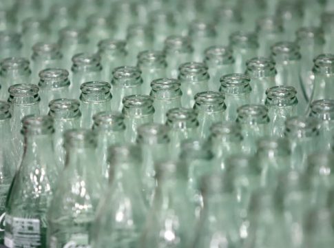 Coca Cola pone en marcha un plan para potenciar el uso del envase de vidrio en la hostelería