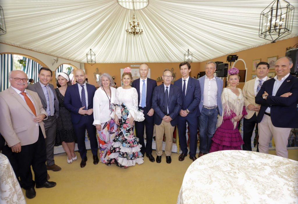 COGITISE reúne a autoridades y representantes de la empresa privada y los Colegios Profesionales en su copa institucional de la Feria de Abril