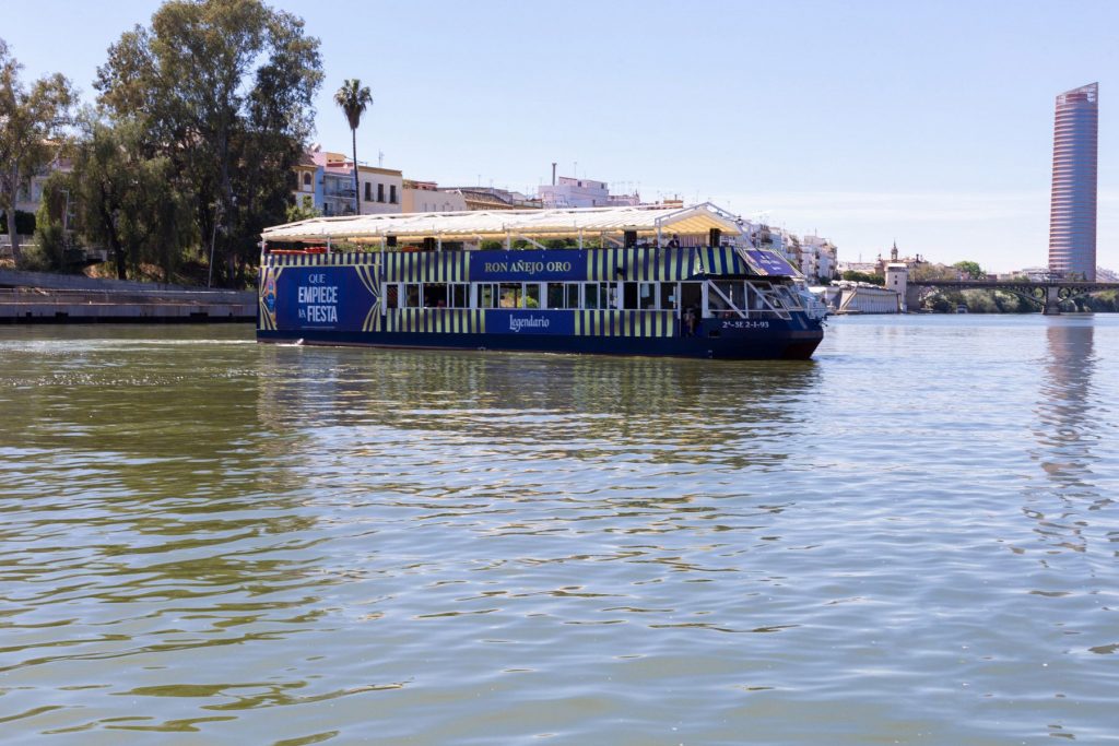 <strong>Ron Legendario Añejo Oro se presenta mundialmente durante la Feria de Abril de Sevilla</strong>